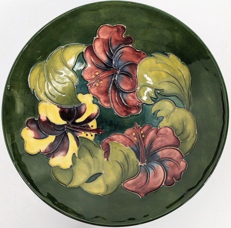 antique moorcroft hibiscus pedestal bowl 1 1 768x759