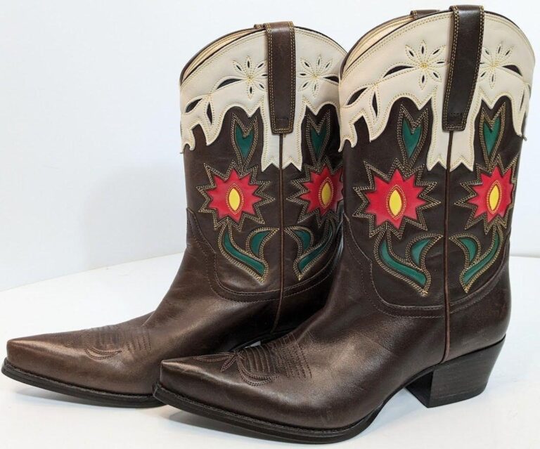 guess womans leather cowboy boots 1 1 768x639