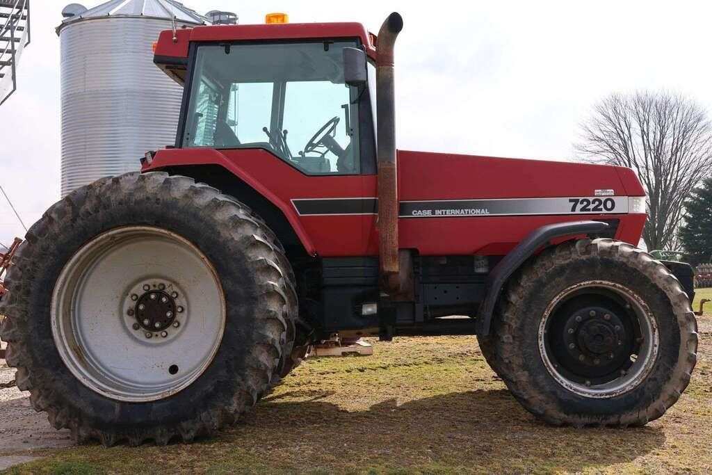 CASE IH 7220 MAGNUM MFWD TRACTOR - AuctionsOntario.ca