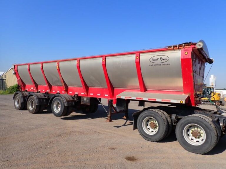 2017 Trout River 39 Ft TriA Live Bottom Trailer 768x576